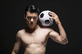 64分钟0射！枪手中锋10场1球 2亿买中锋不及哈兰德一根腿毛